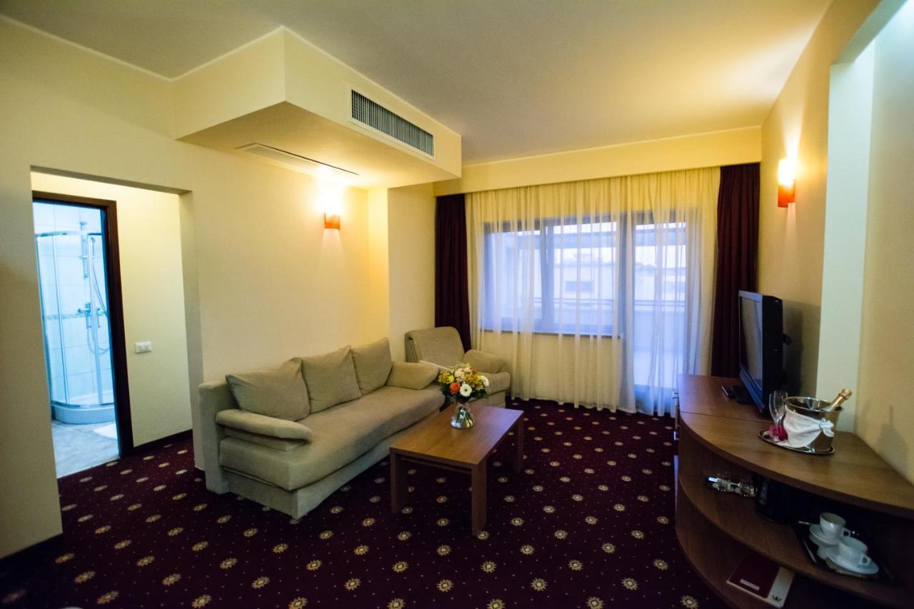 Hotel Ferdinand Constanţa Exteriör bild