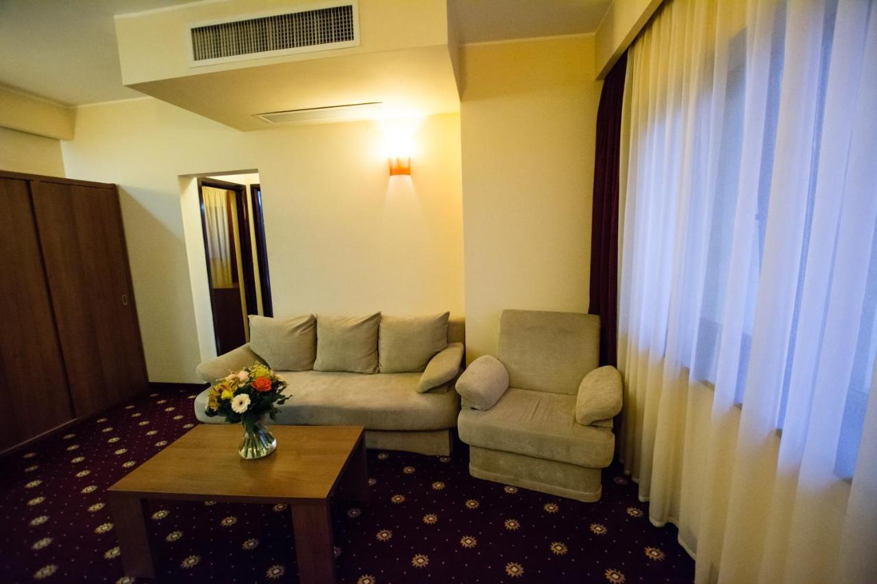 Hotel Ferdinand Constanţa Exteriör bild